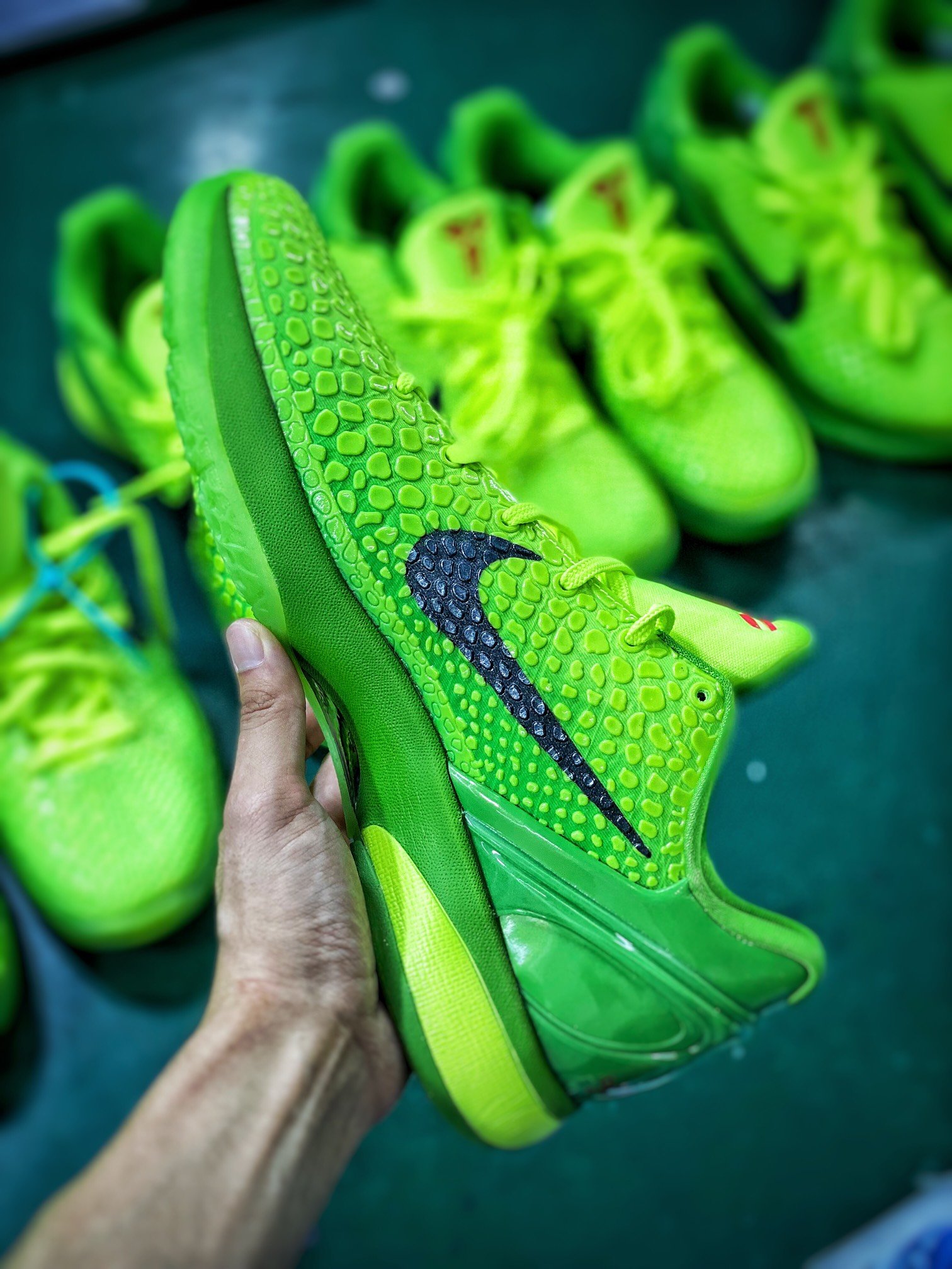 nike kobe 6 protro grinch (2020) nike kobe 6 protro grinch (2020)