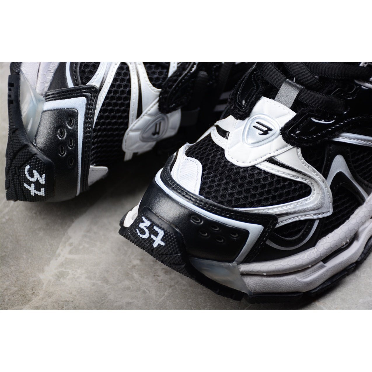 balenciaga runner x black white balenciaga runner x black white