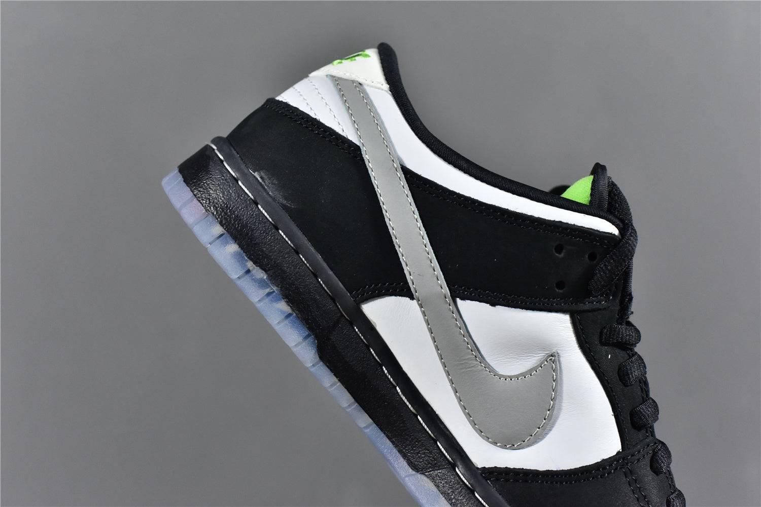 staple x nike sb dunk low pro panda pigeon staple x nike sb dunk low pro panda pigeon