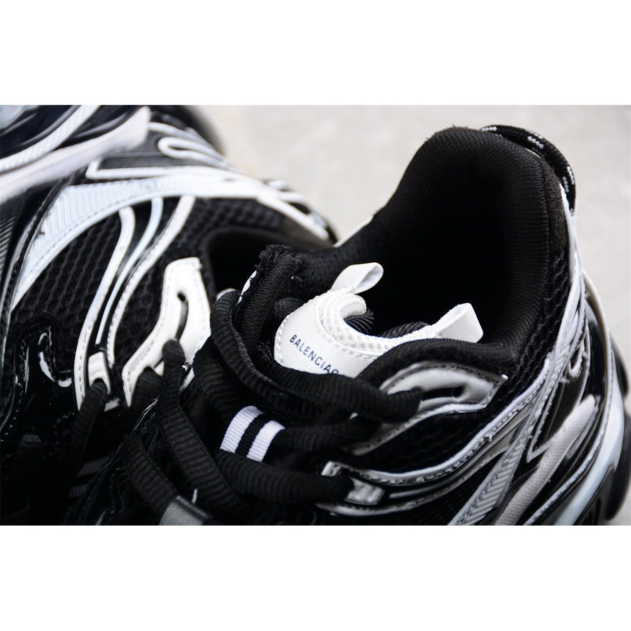 balenciaga runner x black white balenciaga runner x black white