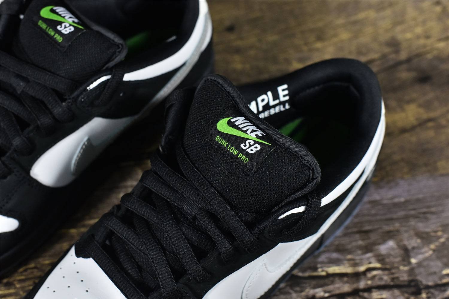 staple x nike sb dunk low pro panda pigeon staple x nike sb dunk low pro panda pigeon