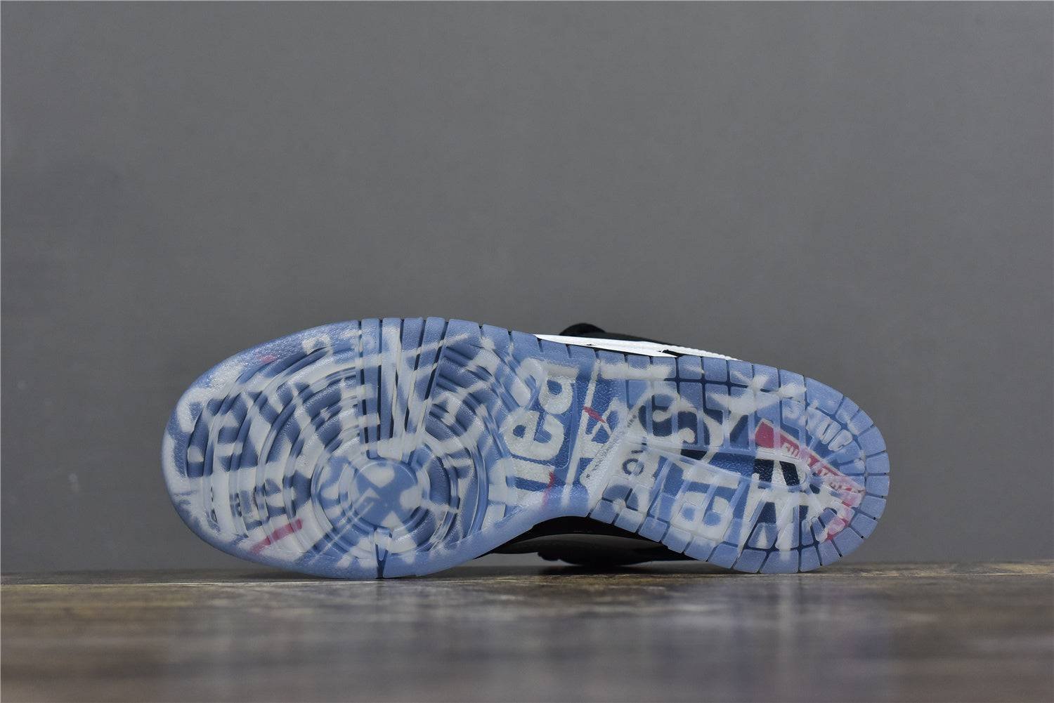 staple x nike sb dunk low pro panda pigeon staple x nike sb dunk low pro panda pigeon
