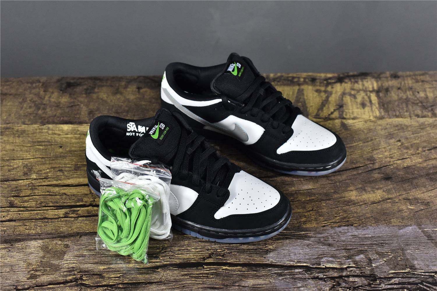 staple x nike sb dunk low pro panda pigeon staple x nike sb dunk low pro panda pigeon