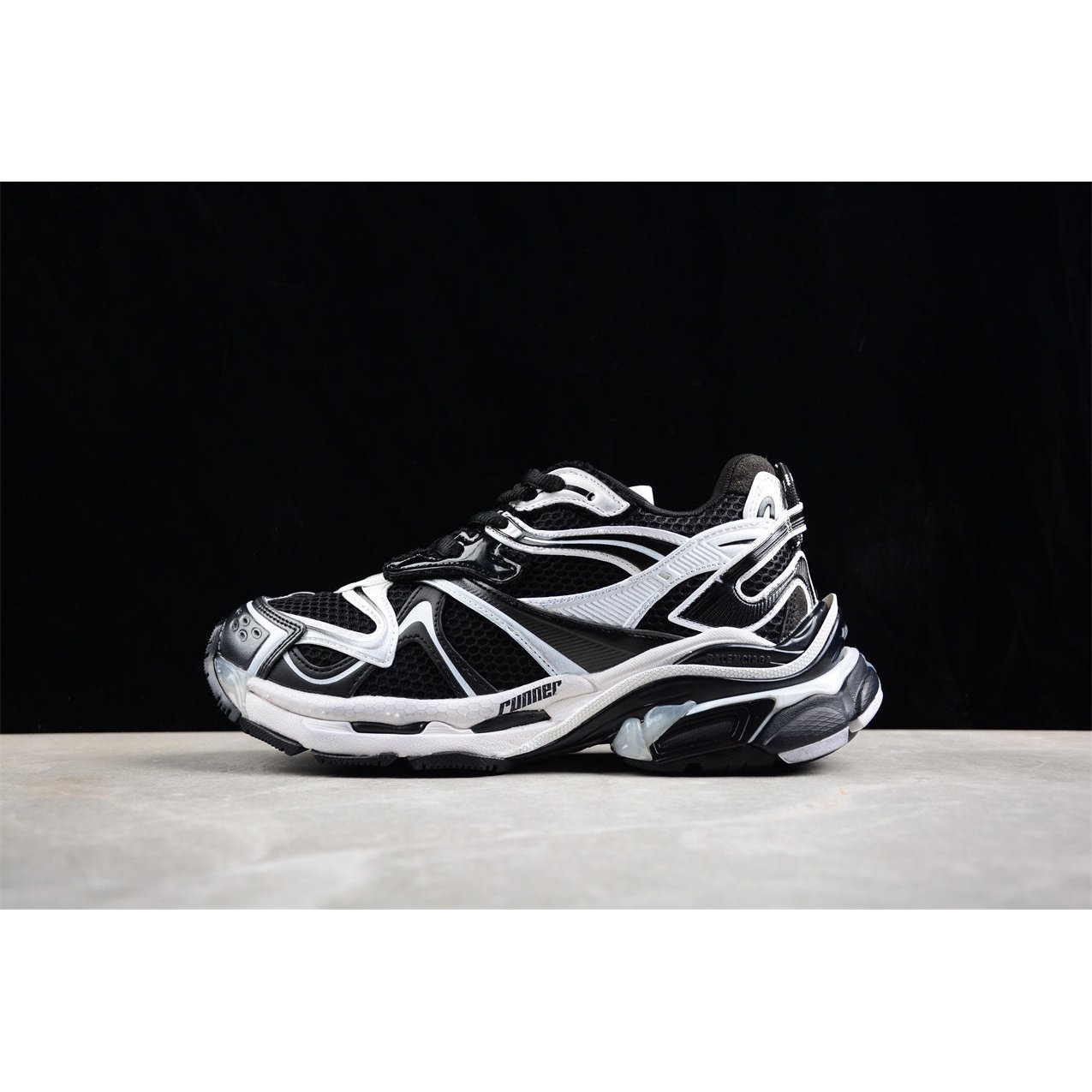 balenciaga runner x black white balenciaga runner x black white