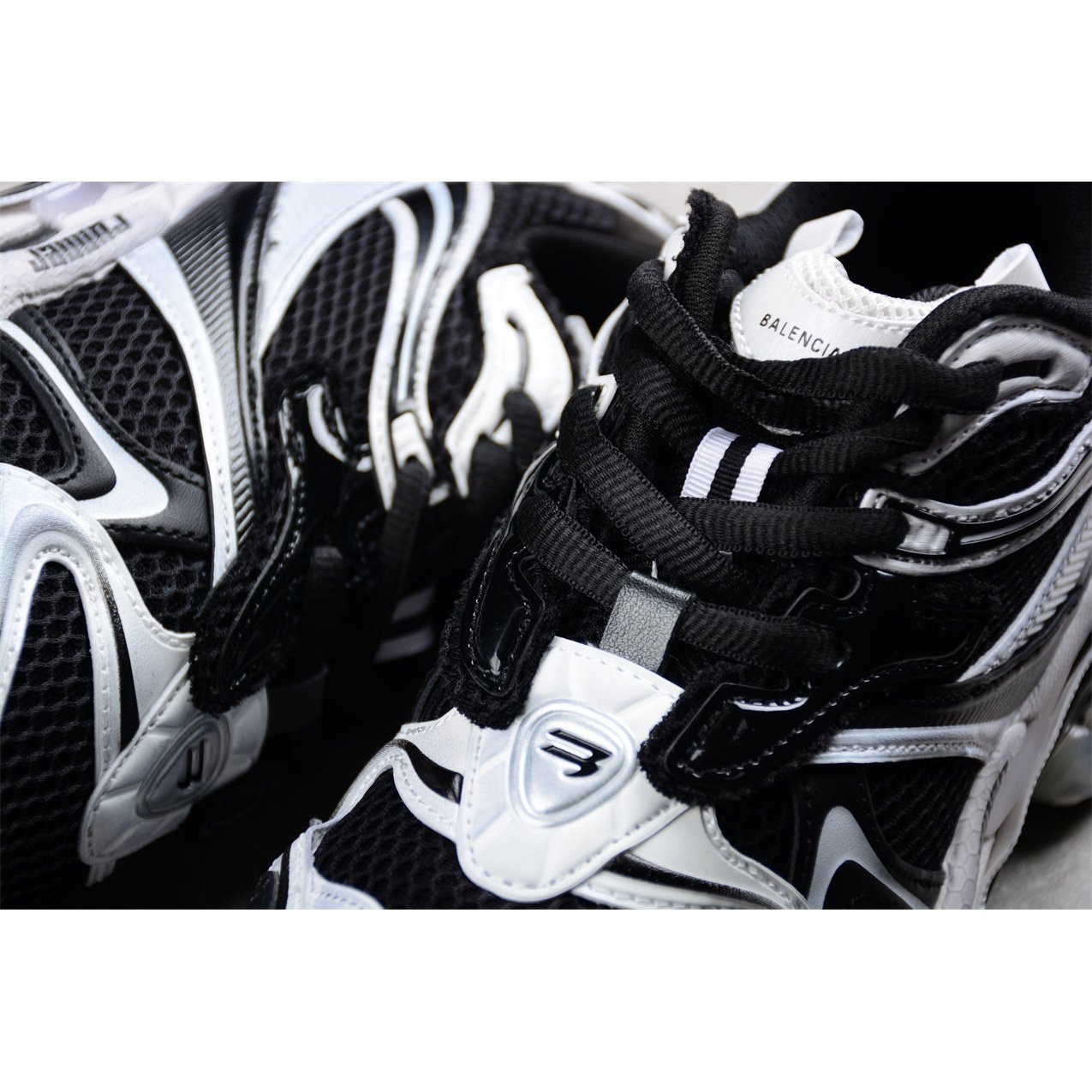 balenciaga runner x black white balenciaga runner x black white