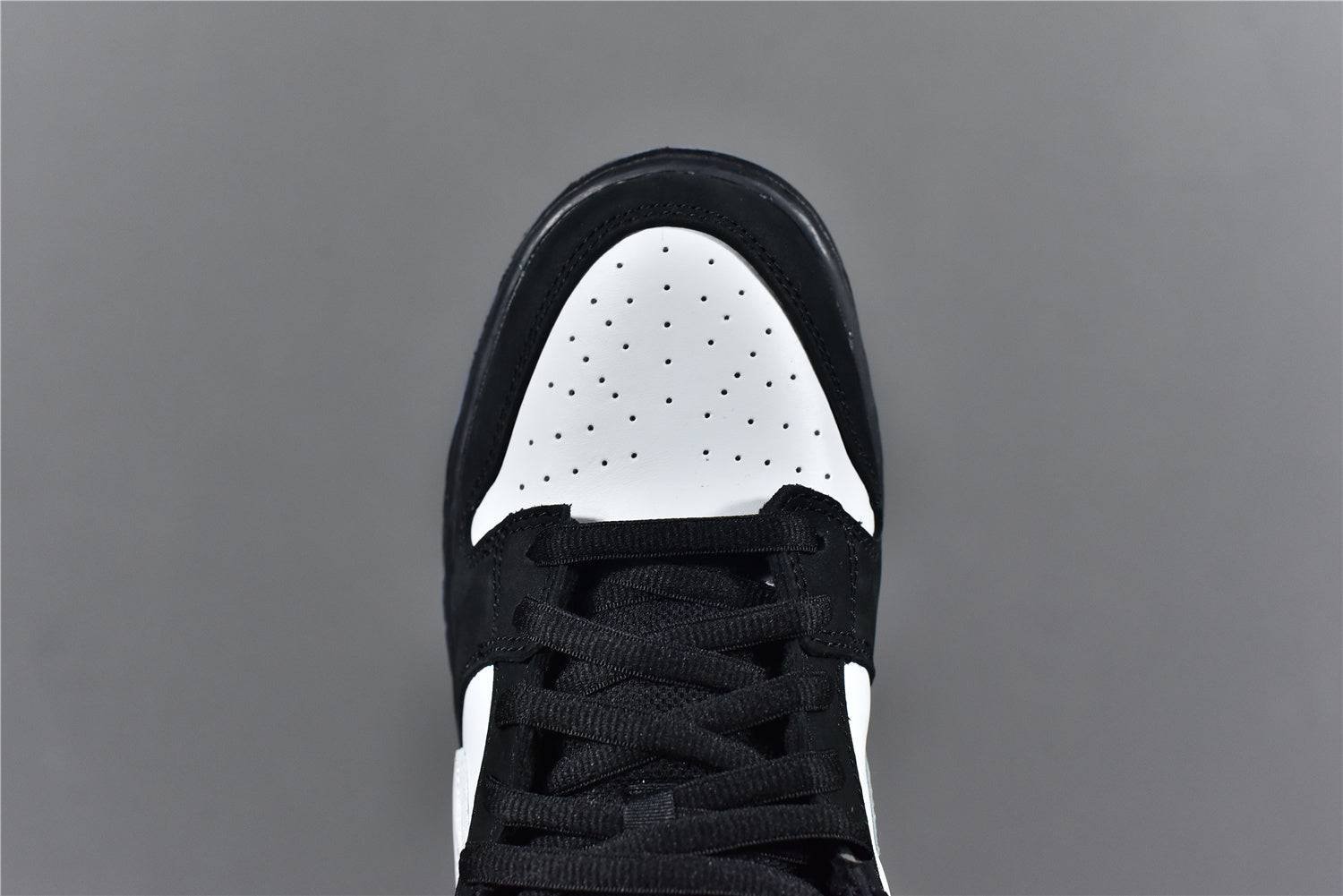 staple x nike sb dunk low pro panda pigeon staple x nike sb dunk low pro panda pigeon