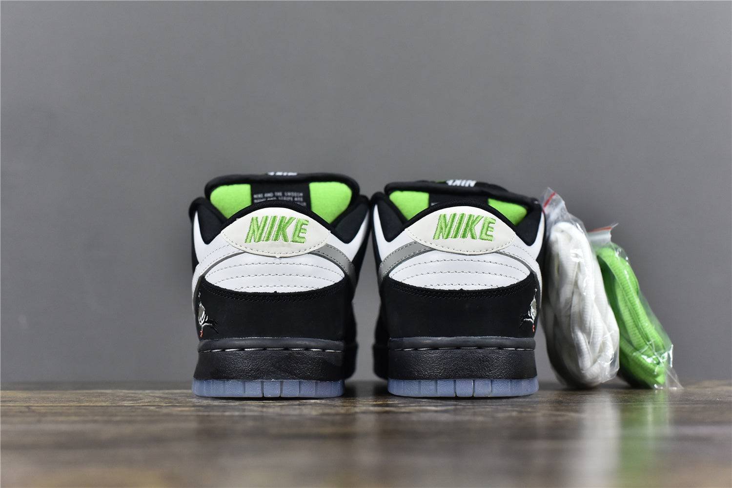 staple x nike sb dunk low pro panda pigeon staple x nike sb dunk low pro panda pigeon