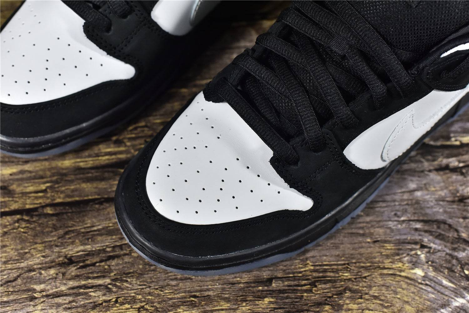 staple x nike sb dunk low pro panda pigeon staple x nike sb dunk low pro panda pigeon