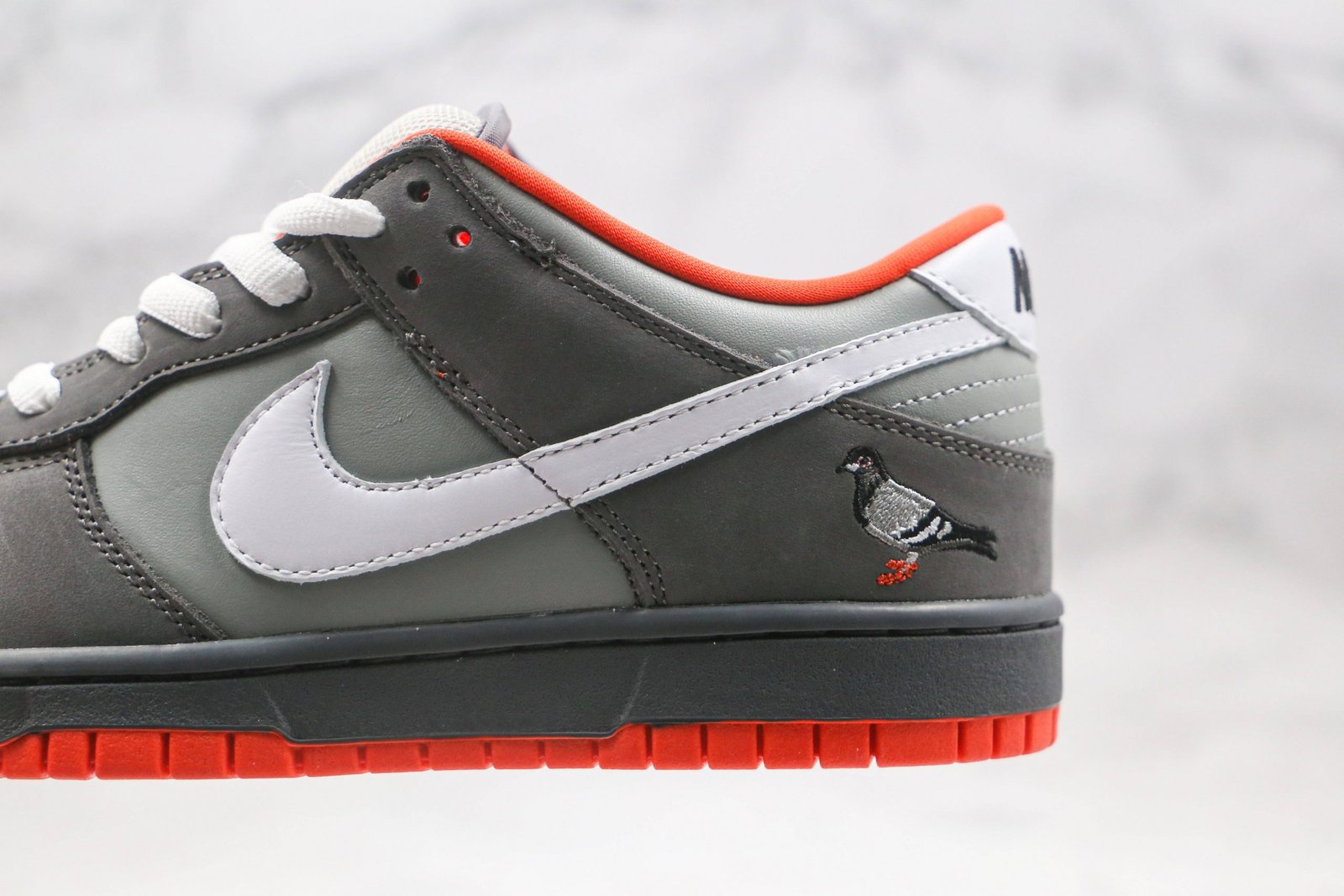 Nike Dunk SB Low Staple NYC Pigeon 2005 Nike Dunk SB Low Staple NYC Pigeon 2005