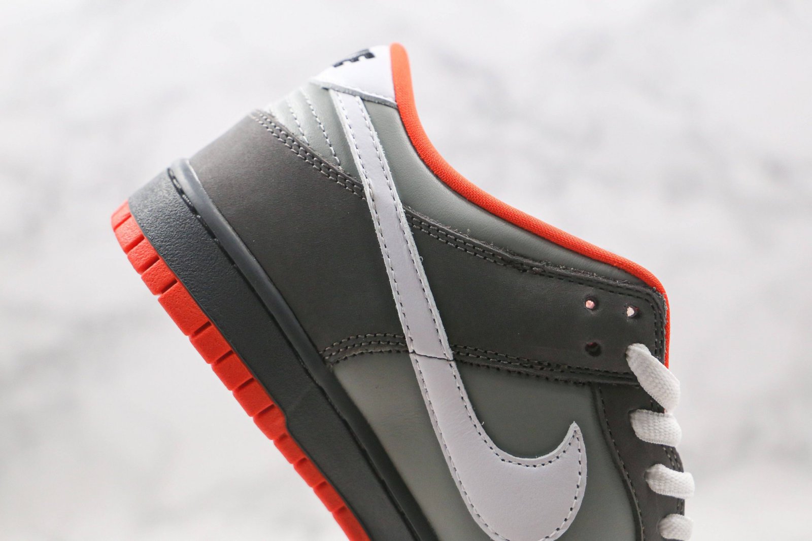 Nike Dunk SB Low Staple NYC Pigeon 2005 Nike Dunk SB Low Staple NYC Pigeon 2005
