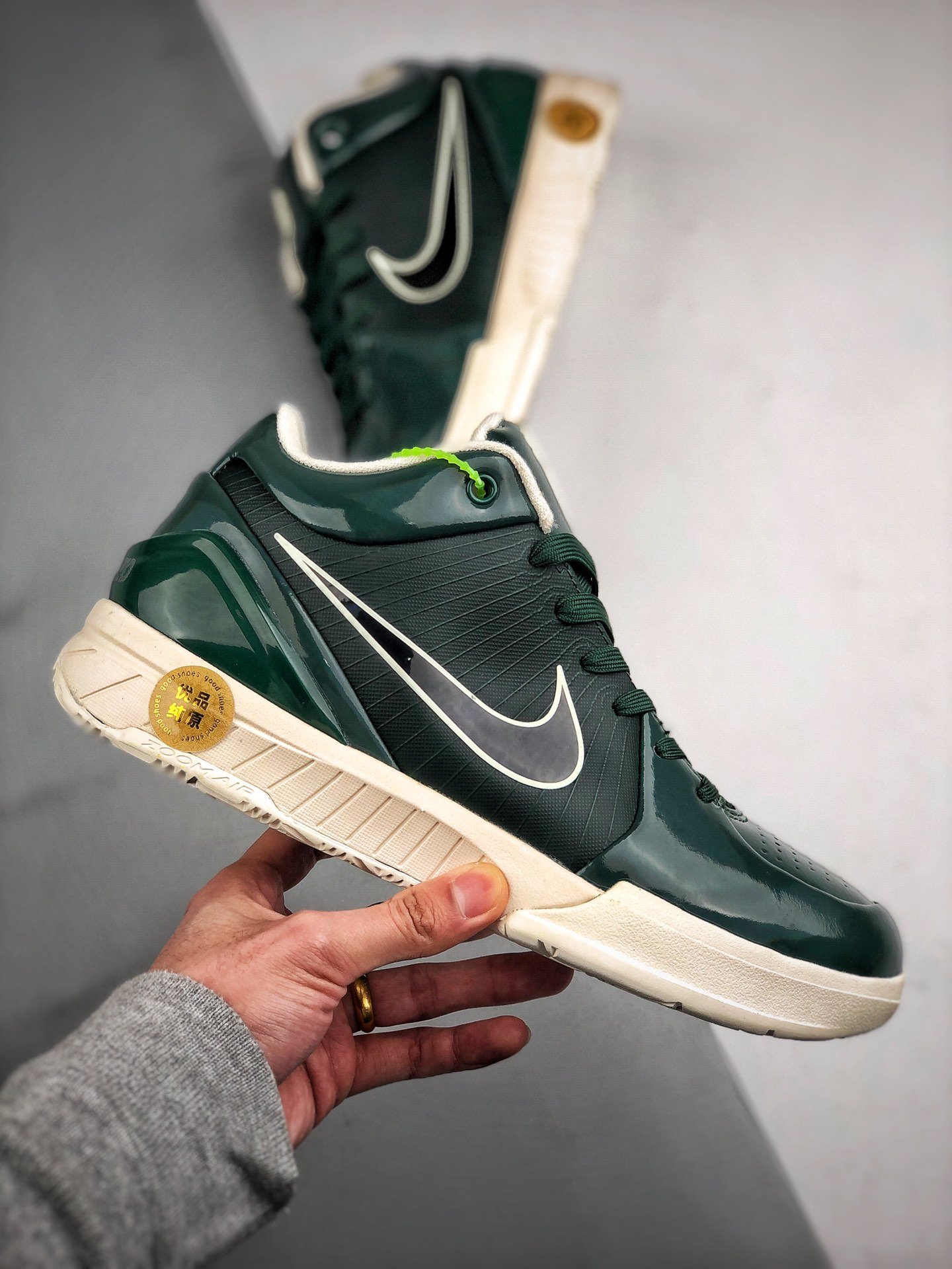 nike kobe 4 protro undefeated milwaukee bucks nike kobe 4 protro undefeated milwaukee bucks