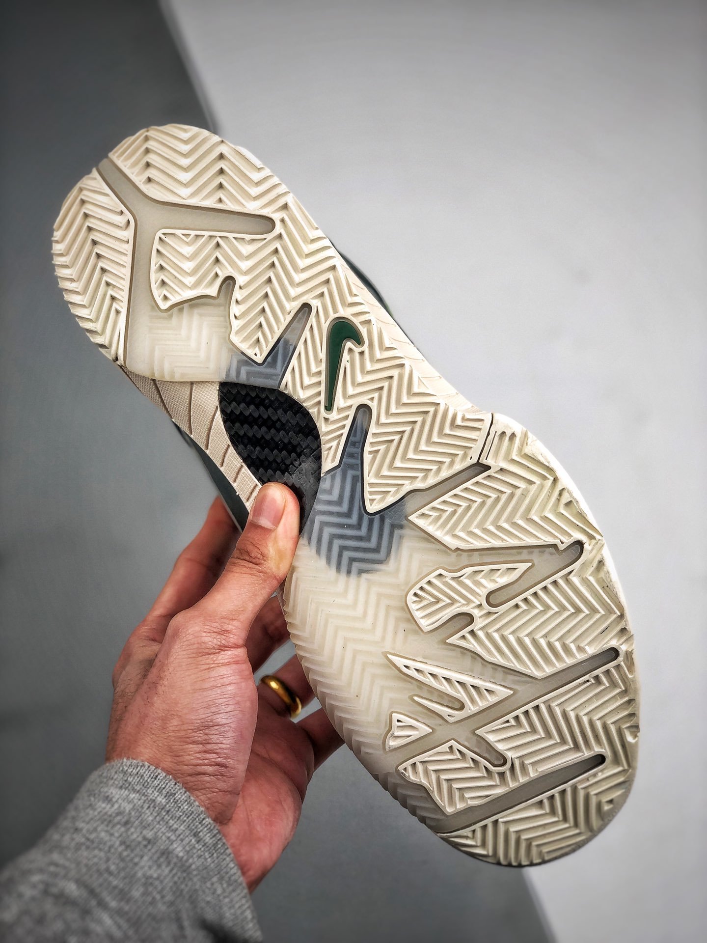 nike kobe 4 protro undefeated milwaukee bucks nike kobe 4 protro undefeated milwaukee bucks