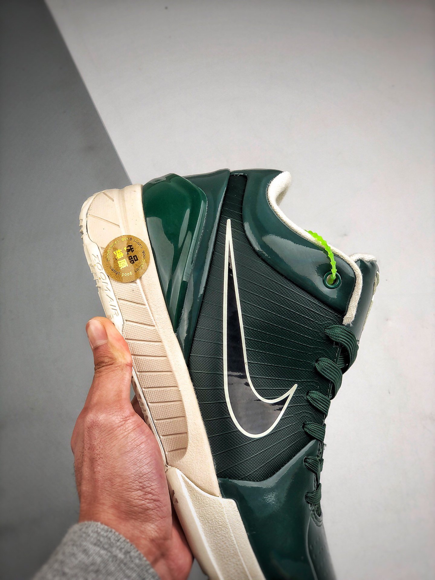 nike kobe 4 protro undefeated milwaukee bucks nike kobe 4 protro undefeated milwaukee bucks