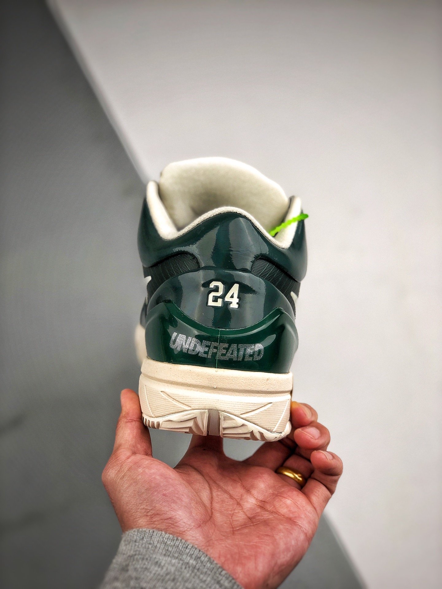 nike kobe 4 protro undefeated milwaukee bucks nike kobe 4 protro undefeated milwaukee bucks