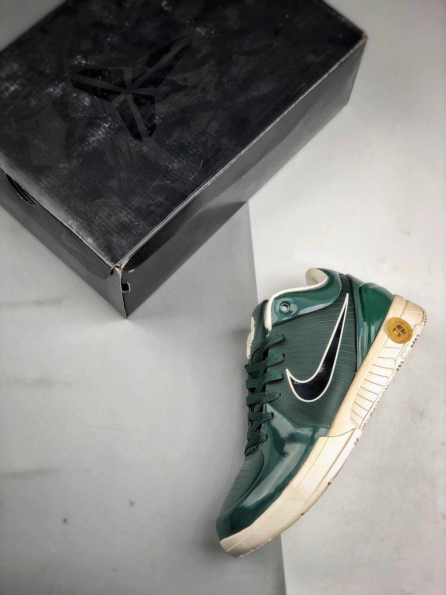 nike kobe 4 protro undefeated milwaukee bucks nike kobe 4 protro undefeated milwaukee bucks
