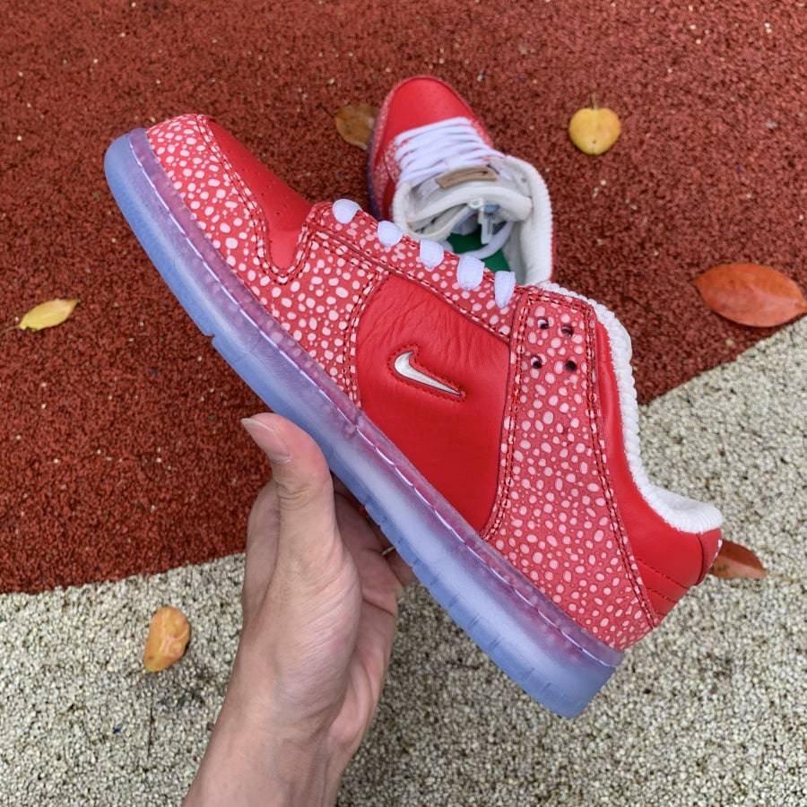 nike sb dunk low stingwater magic mushroom replicas nike sb dunk low stingwater magic mushroom replicas