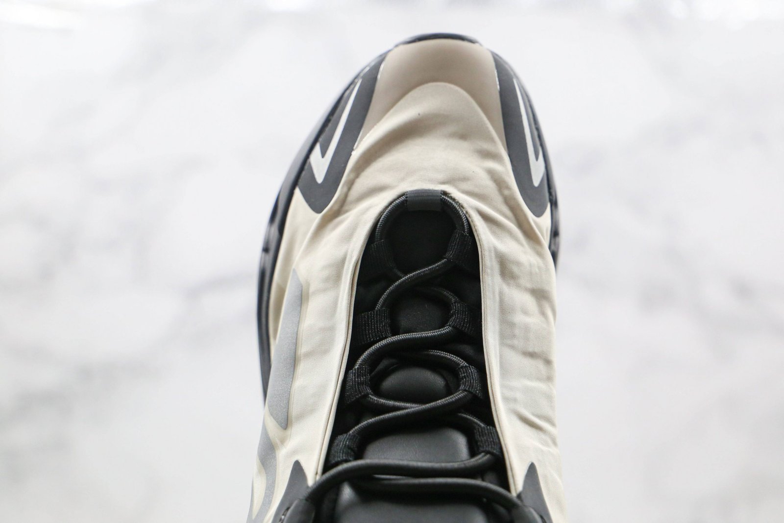 yeezy boost 700 mnvn bone 2020 replica yeezy boost 700 mnvn bone 2020 replica