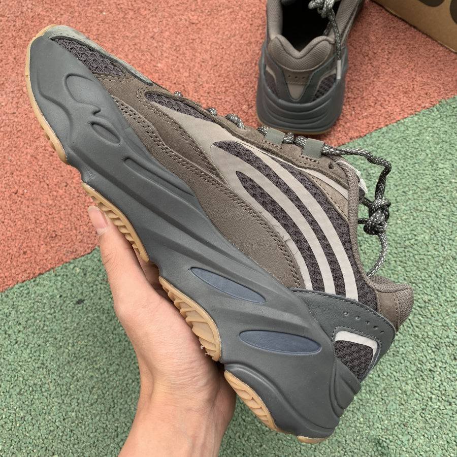 yeezy boost 700 v2 geode 2021 replica yeezy boost 700 v2 geode 2021 replica