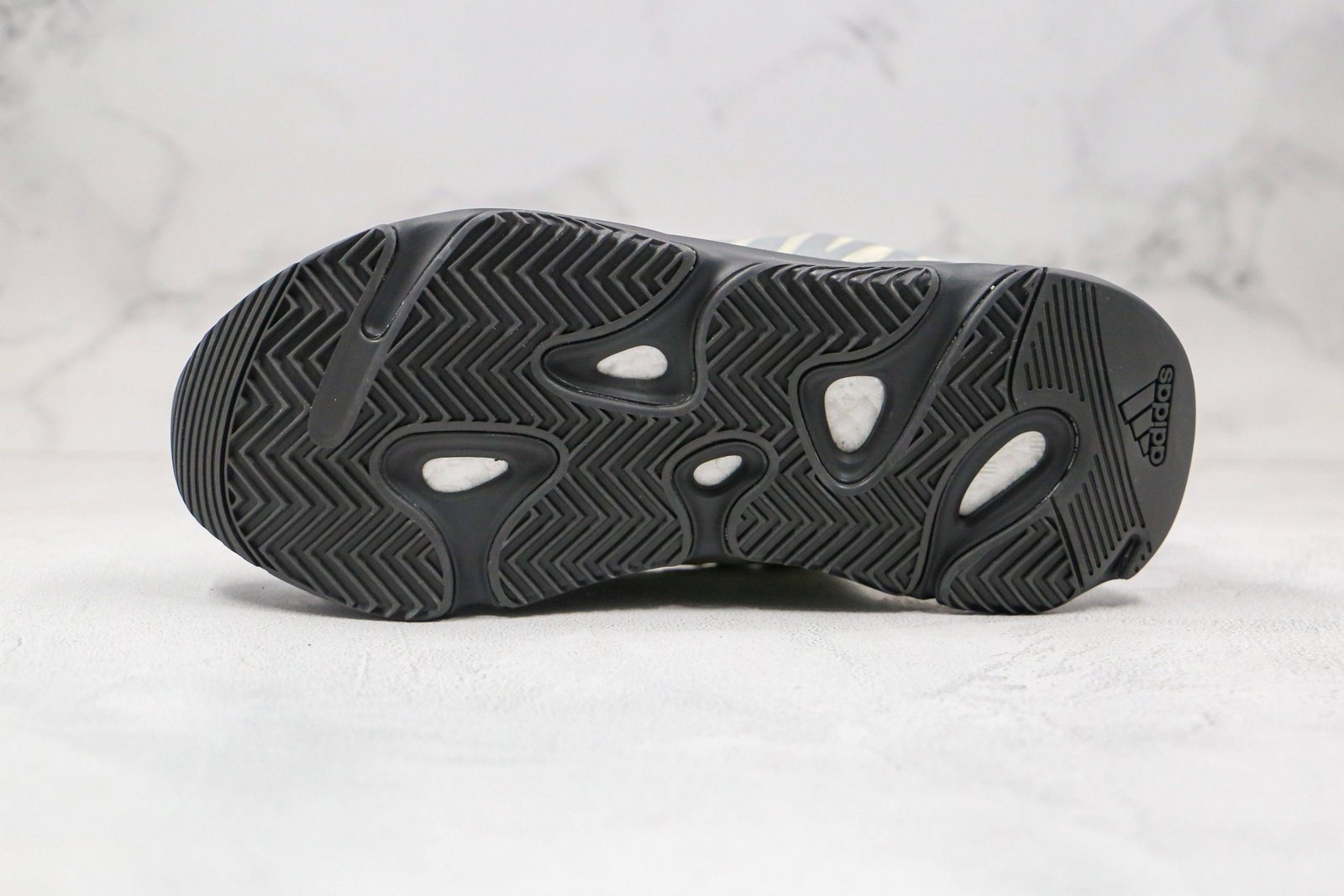 yeezy boost 700 mnvn bone 2020 replica yeezy boost 700 mnvn bone 2020 replica