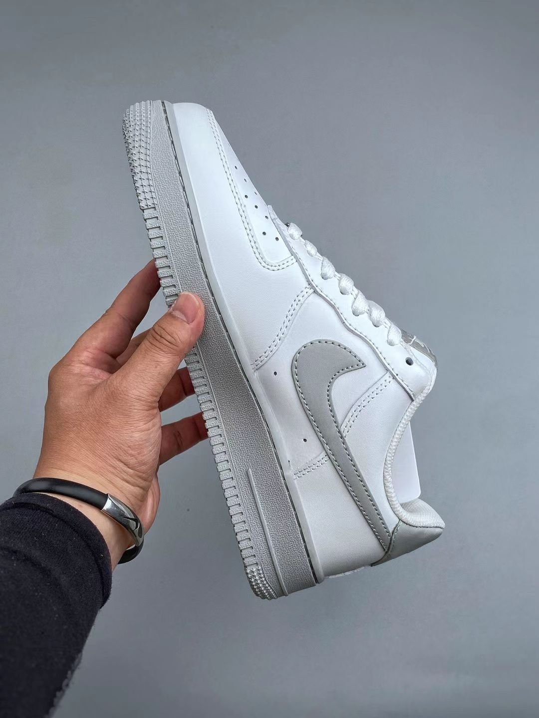 nike air force 1 low “white/grey” – timeless minimalist staple nike air force 1 low “white/grey” – timeless minimalist staple