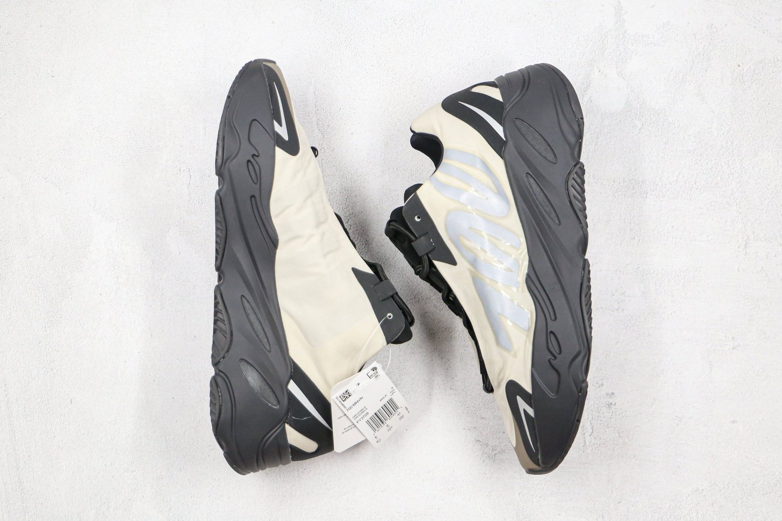 yeezy boost 700 mnvn bone 2020 replica yeezy boost 700 mnvn bone 2020 replica