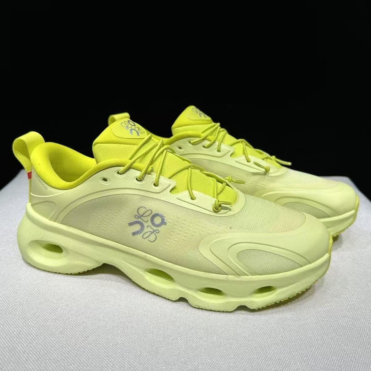 on low top in yellow: energetic uplift on low top in yellow: energetic uplift