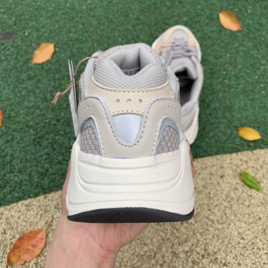 yeezy boost 700 v2 cream 2021 replica yeezy boost 700 v2 cream 2021 replica