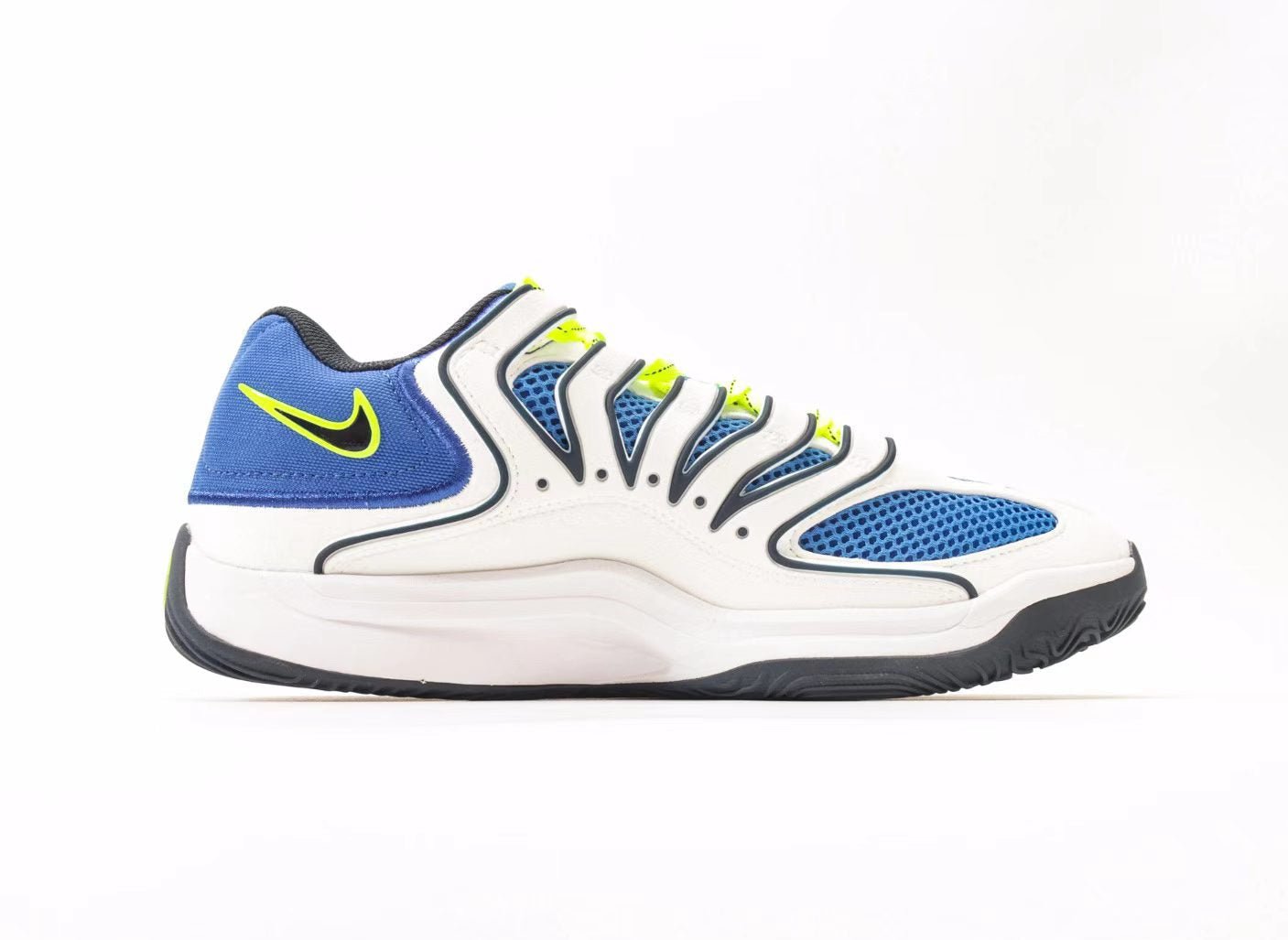 nike kd18 “white/blue” – clean court dominance nike kd18 “white/blue” – clean court dominance