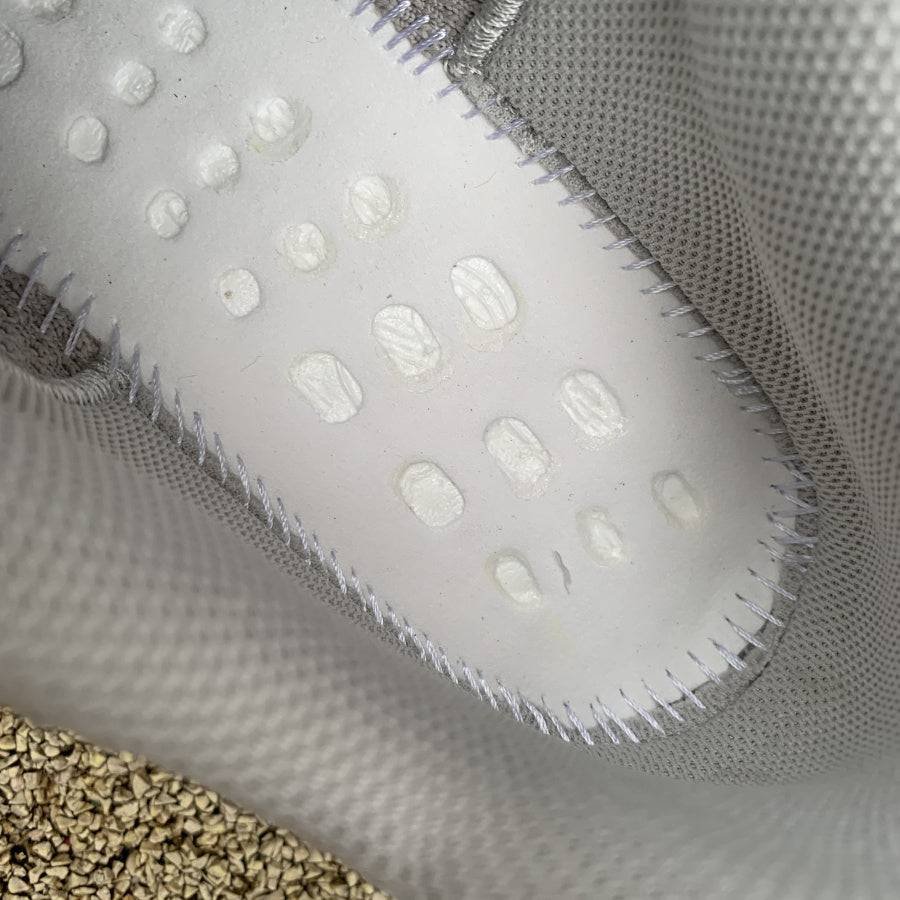 yeezy boost 700 v2 cream 2021 replica yeezy boost 700 v2 cream 2021 replica