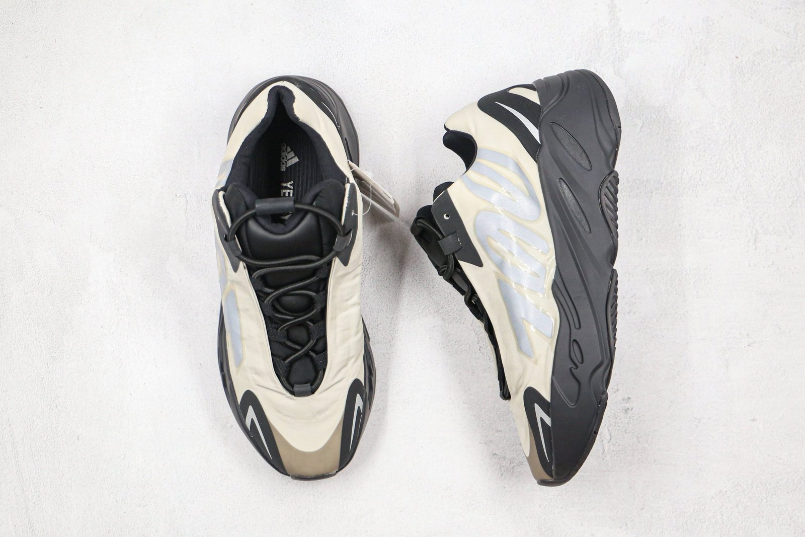 yeezy boost 700 mnvn bone 2020 replica yeezy boost 700 mnvn bone 2020 replica