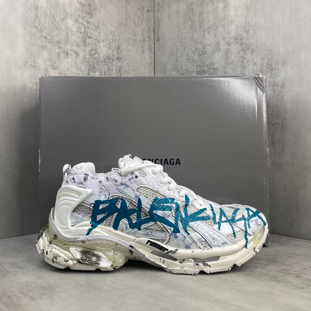 balenciaga sneaker in white/blue: chromatic contrast balenciaga sneaker in white/blue: chromatic contrast