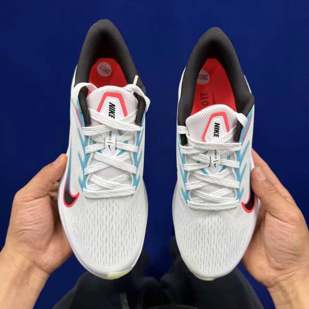 nike zoom winflo in white/cyan/red: kinetic aura nike zoom winflo in white/cyan/red: kinetic aura
