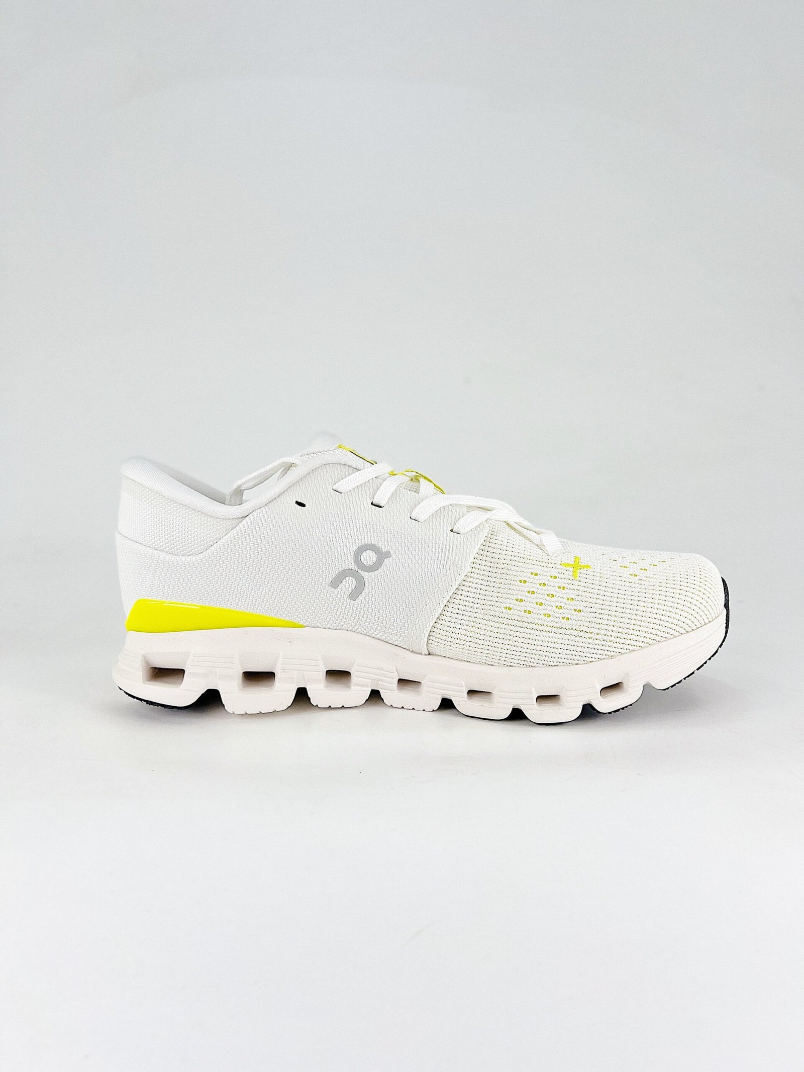 on low top in white/yellow: solar momentum on low top in white/yellow: solar momentum