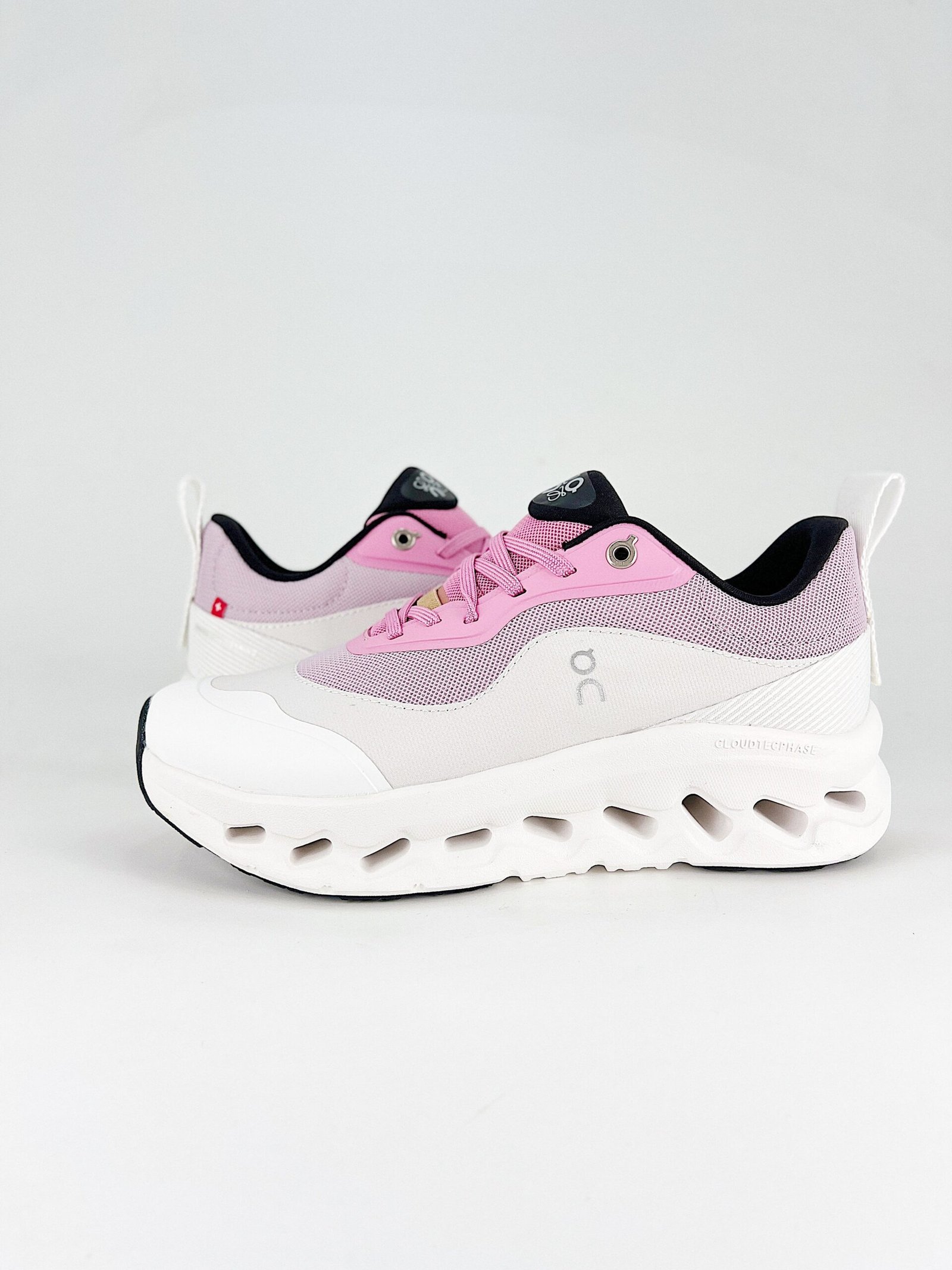 on: pink – engineered for expressive movement on: pink – engineered for expressive movement