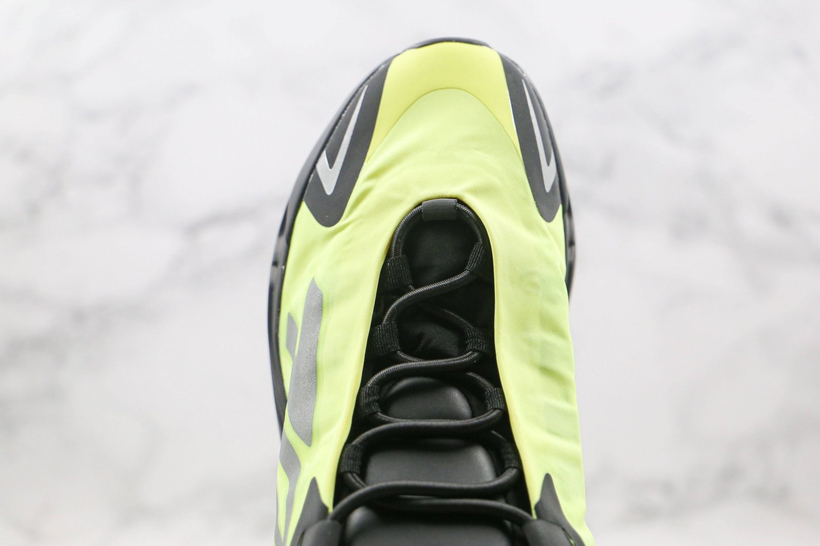 yeezy boost 700 mnvn phosphor 2020 replica yeezy boost 700 mnvn phosphor 2020 replica