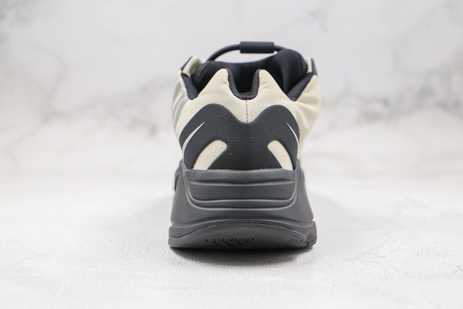 yeezy boost 700 mnvn bone 2020 replica yeezy boost 700 mnvn bone 2020 replica