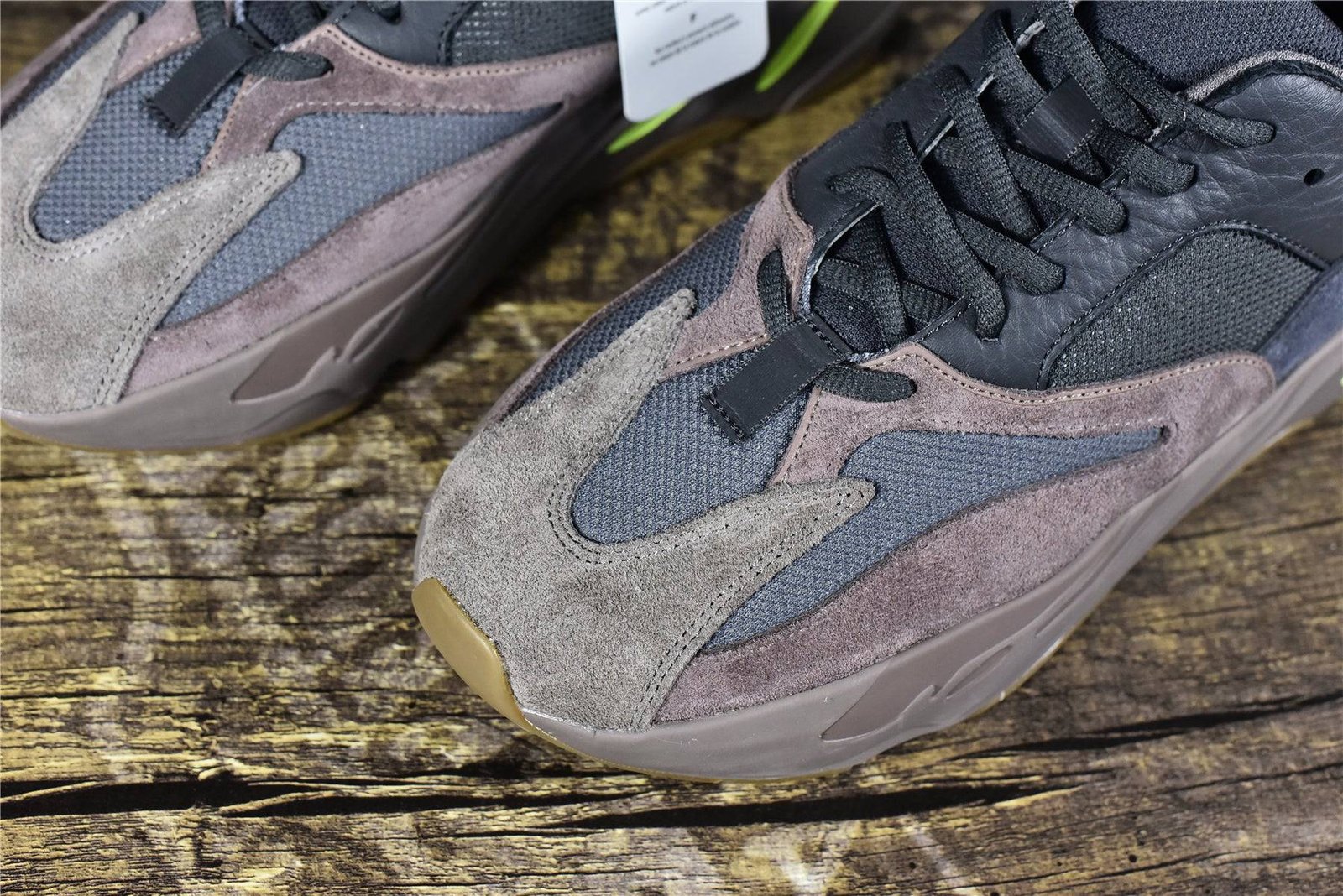 yeezy boost 700 mauve 2018 replica sneakers yeezy boost 700 mauve 2018 replica sneakers
