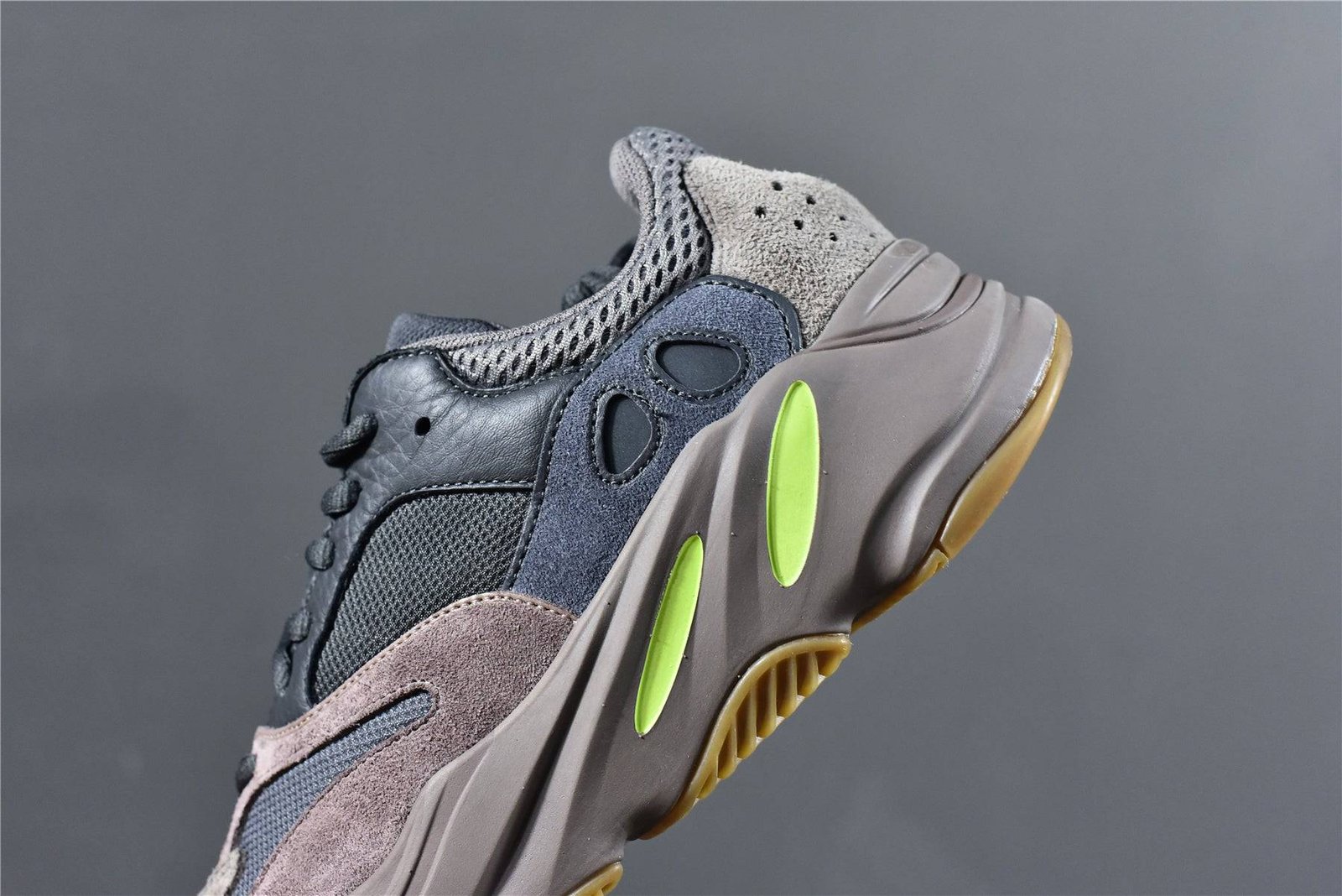 yeezy boost 700 mauve 2018 replica sneakers yeezy boost 700 mauve 2018 replica sneakers