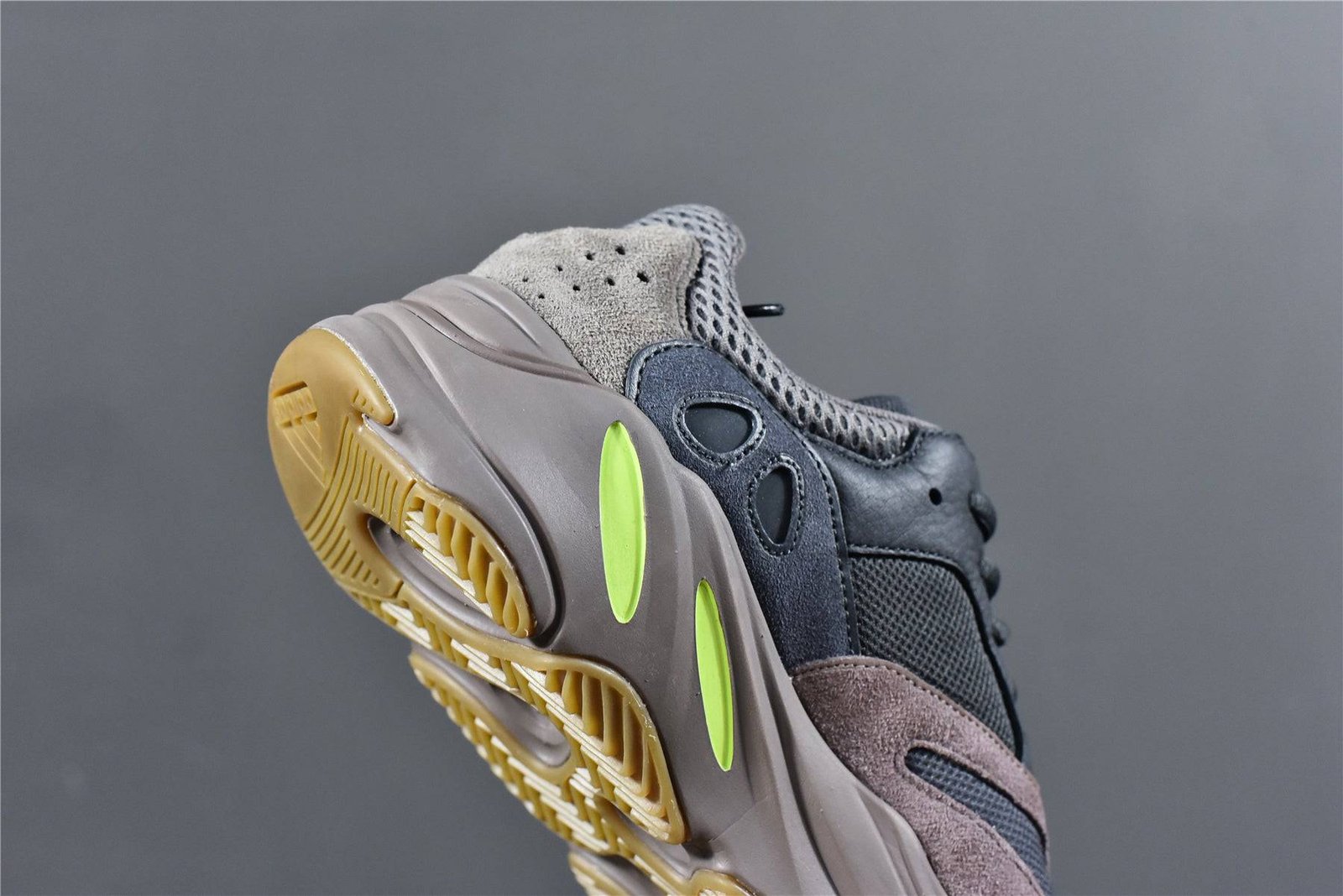 yeezy boost 700 mauve 2018 replica sneakers yeezy boost 700 mauve 2018 replica sneakers