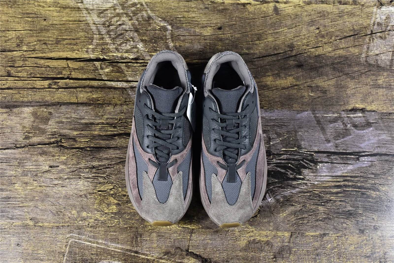 yeezy boost 700 mauve 2018 replica sneakers yeezy boost 700 mauve 2018 replica sneakers