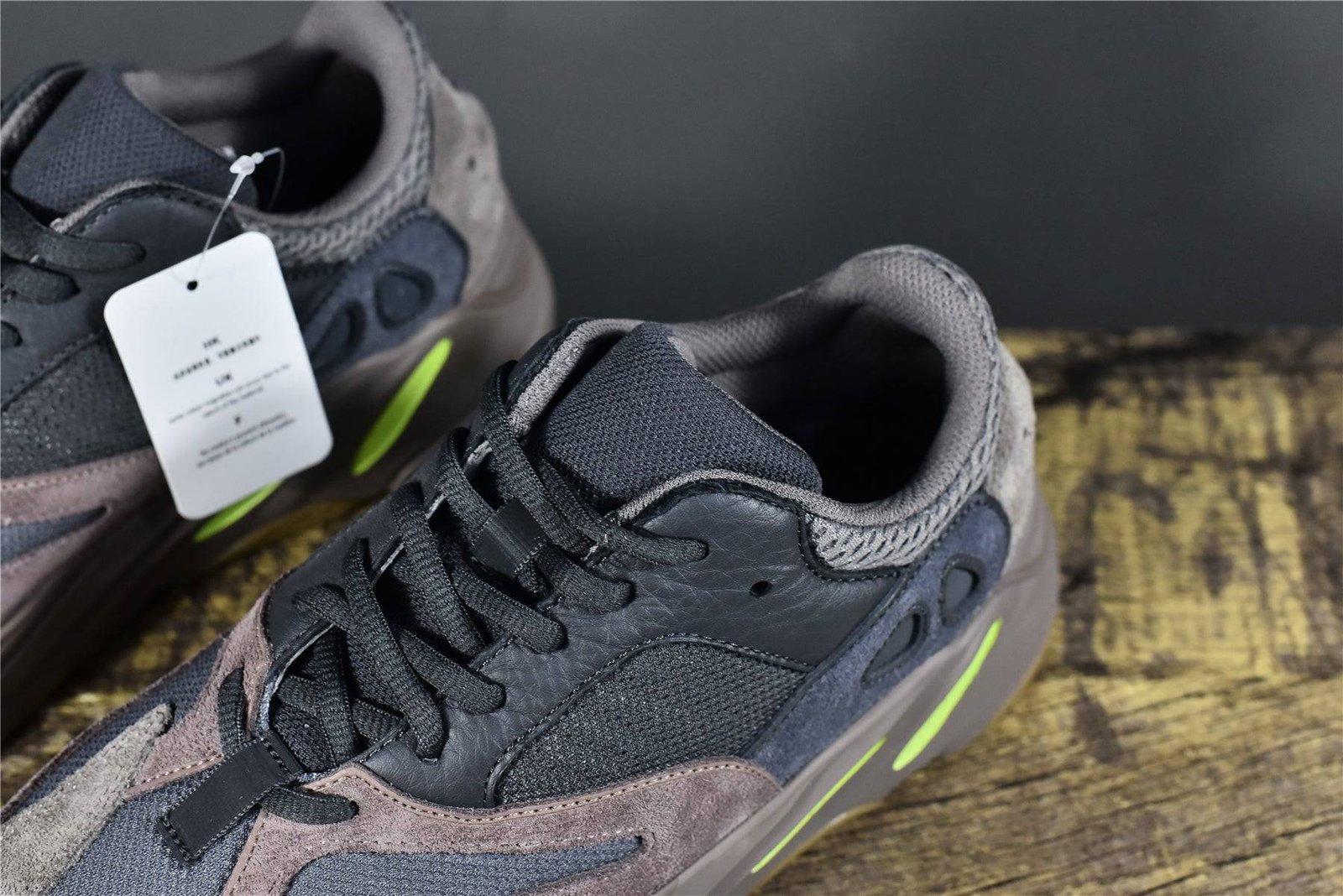 yeezy boost 700 mauve 2018 replica sneakers yeezy boost 700 mauve 2018 replica sneakers