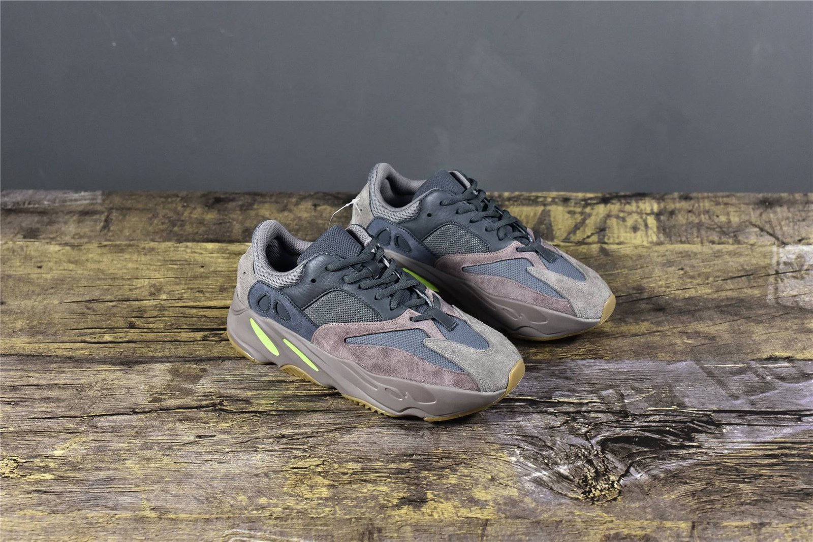 yeezy boost 700 mauve 2018 replica sneakers yeezy boost 700 mauve 2018 replica sneakers