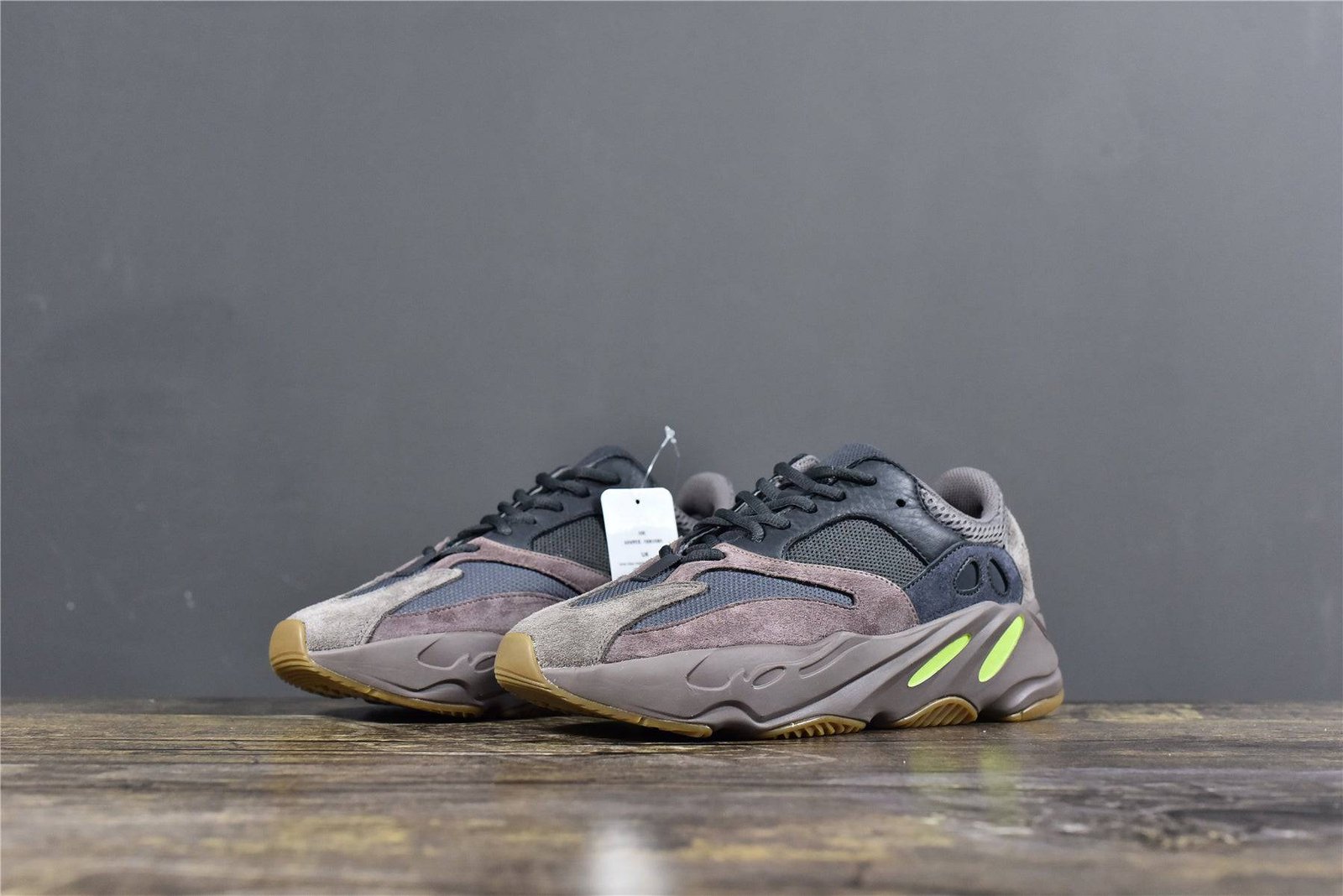 yeezy boost 700 mauve 2018 replica sneakers yeezy boost 700 mauve 2018 replica sneakers