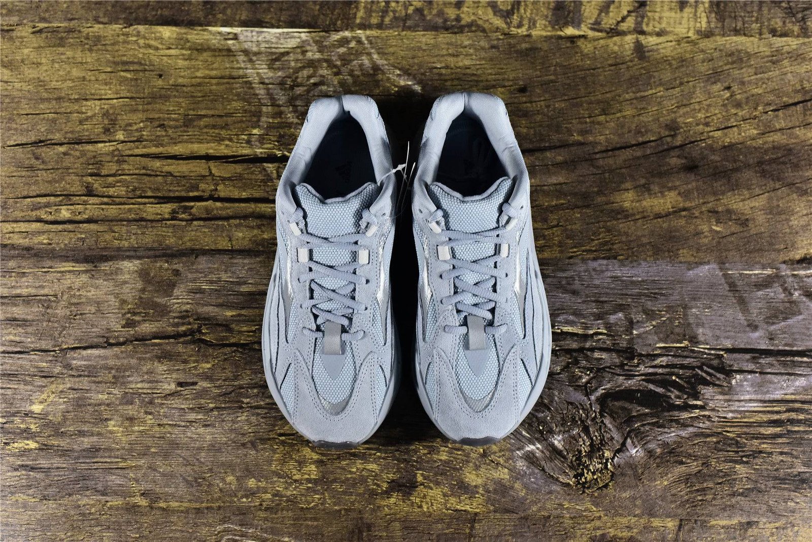 best yeezy boost 700 v2 hospital blue 2019 replica best yeezy boost 700 v2 hospital blue 2019 replica