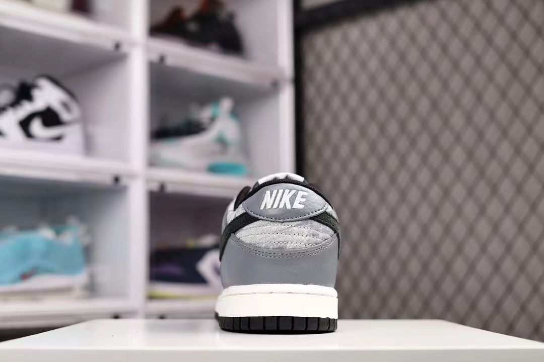 nike dunk low "black/white/light smoke grey" – monochrome mastery nike dunk low "black/white/light smoke grey" – monochrome mastery