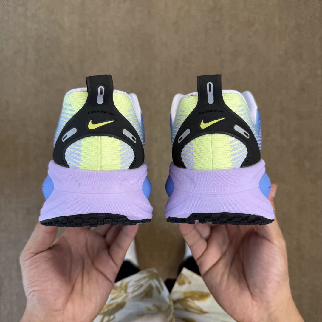 nike zoom vomero in blue/purple: twilight gradient nike zoom vomero in blue/purple: twilight gradient