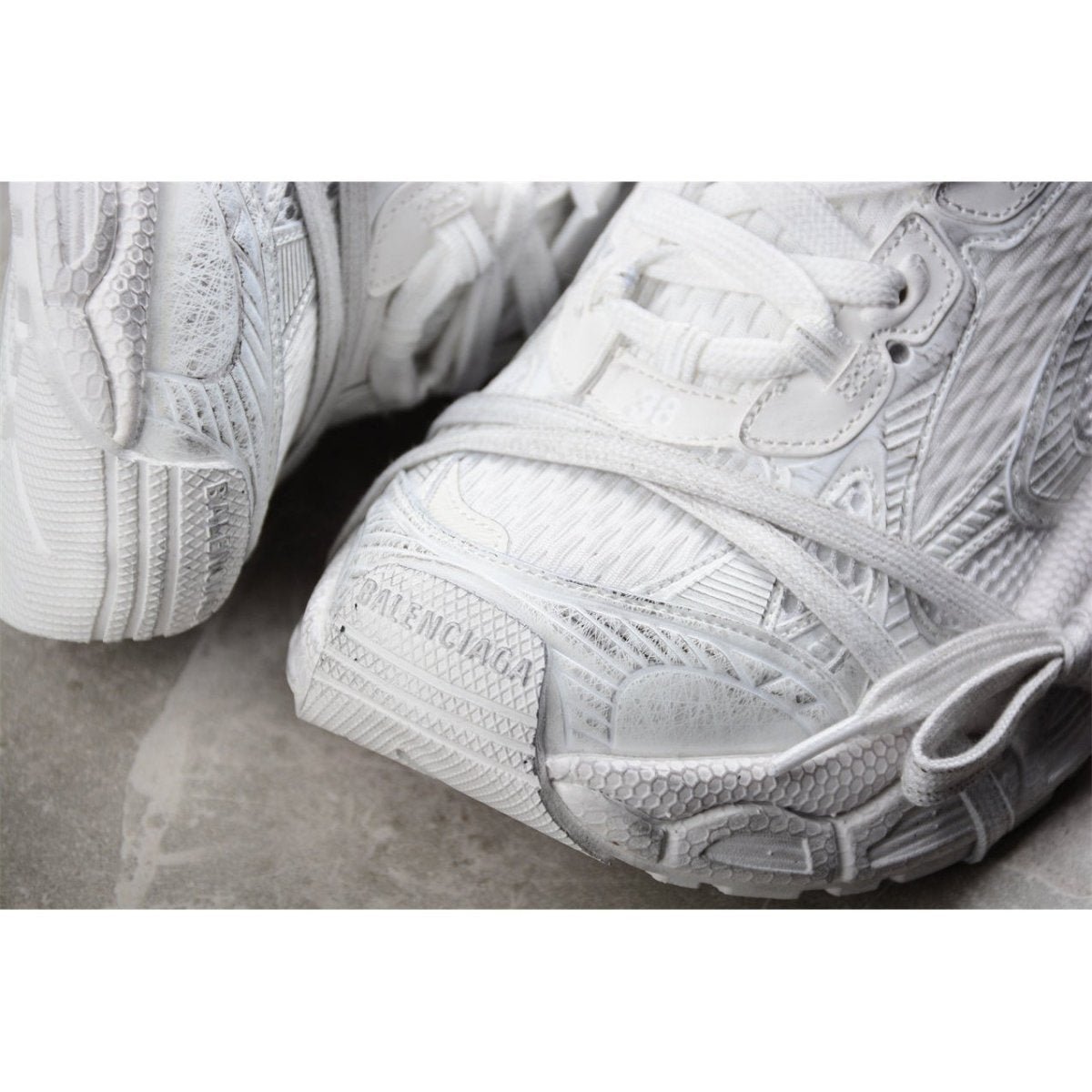balenciaga 3xl x snow white balenciaga 3xl x snow white