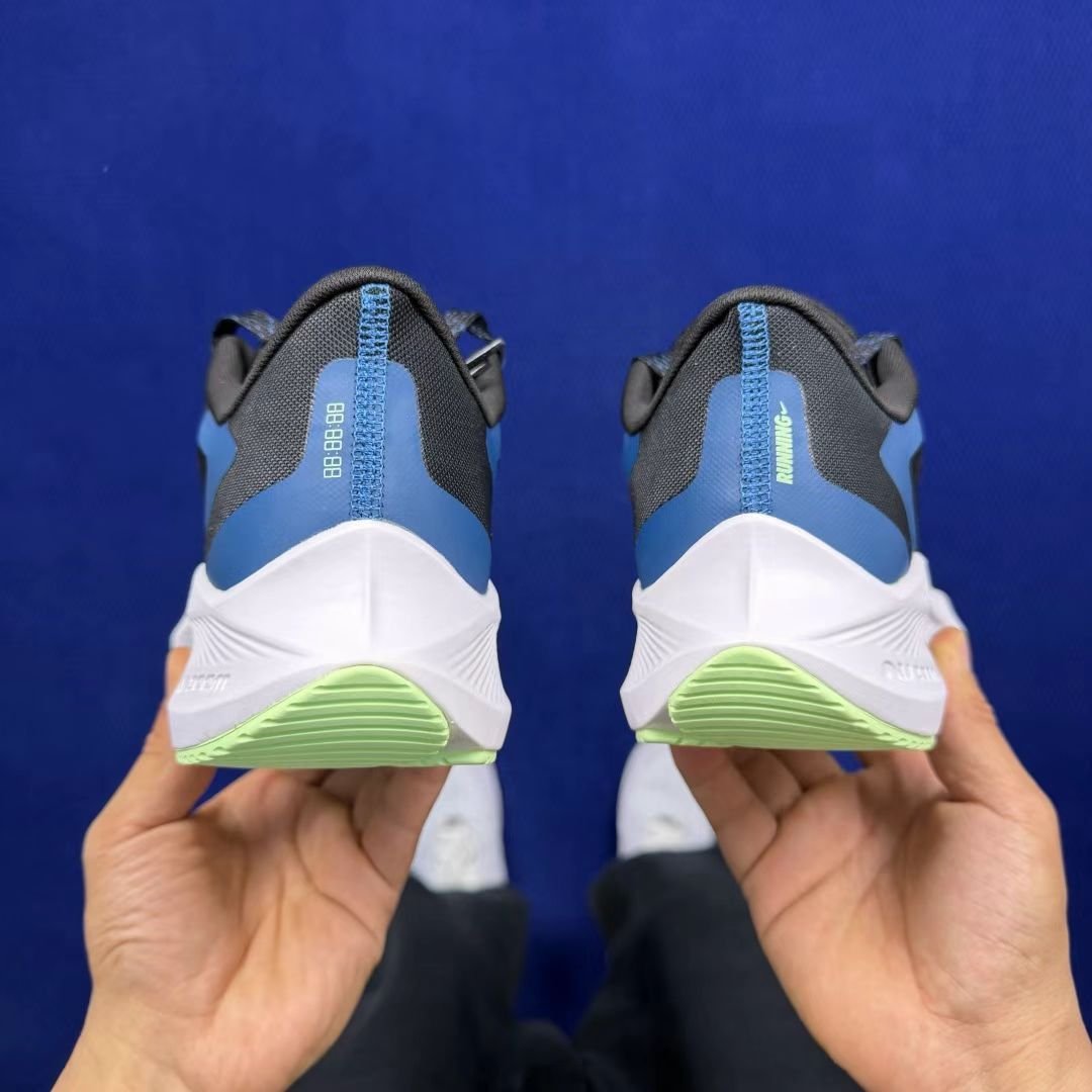 nike zoom winflo in black/blue/green: nocturnal gradient nike zoom winflo in black/blue/green: nocturnal gradient