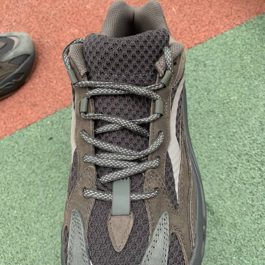 yeezy boost 700 v2 geode 2021 replica yeezy boost 700 v2 geode 2021 replica