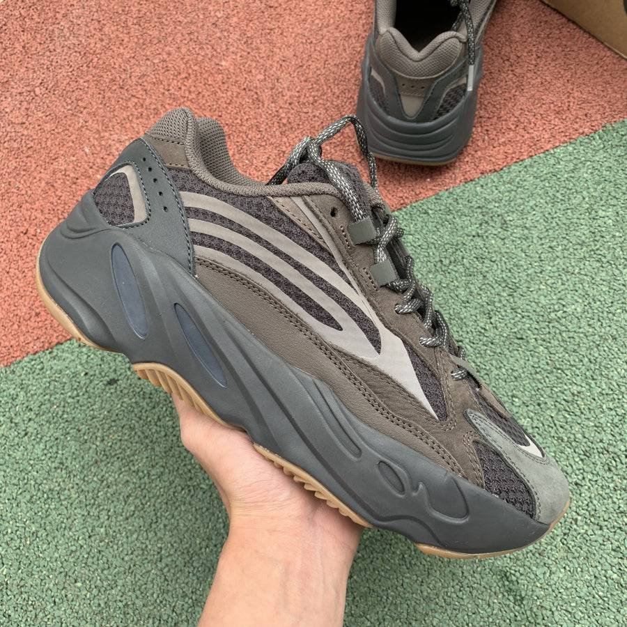 yeezy boost 700 v2 geode 2021 replica yeezy boost 700 v2 geode 2021 replica